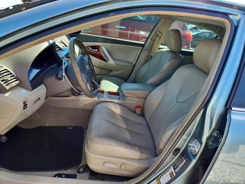 2010 TOYOTA CAMRY XLE  