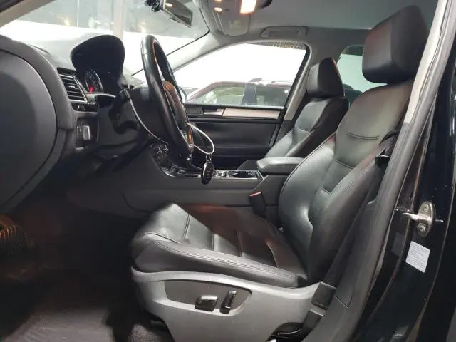 2013 VOLKSWAGEN TOUAREG V6  