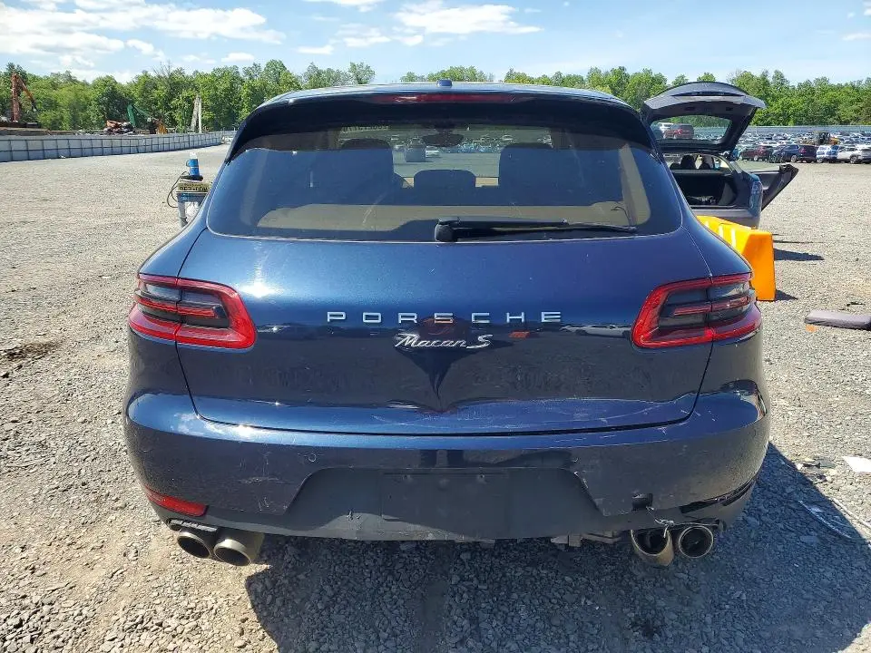 2016 PORSCHE MACAN S  