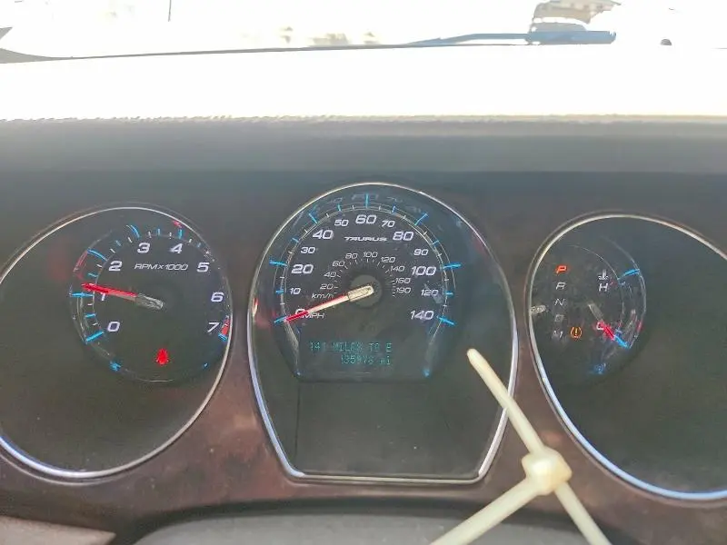 2011 FORD TAURUS LIMITED  