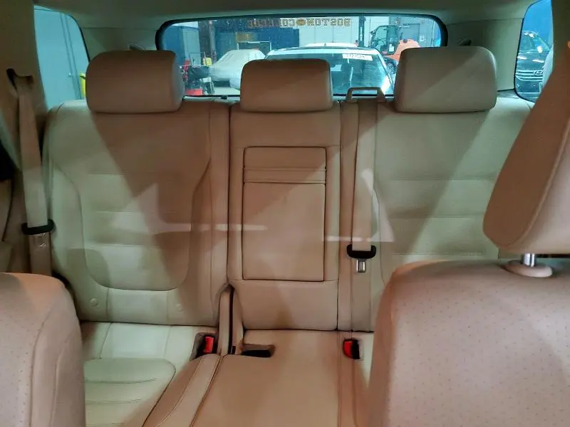 2013 VOLKSWAGEN TOUAREG V6  