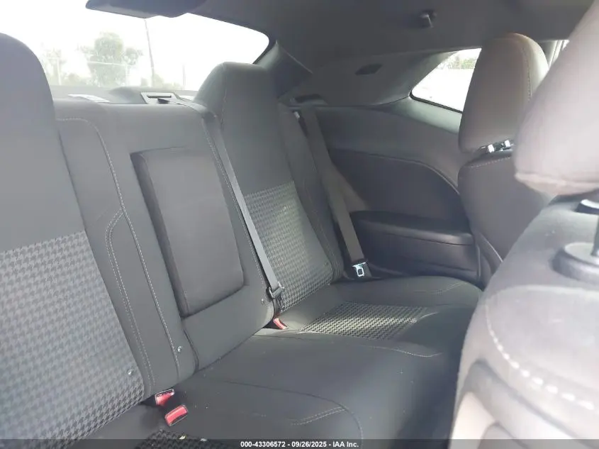 2017 DODGE CHALLENGER SXT