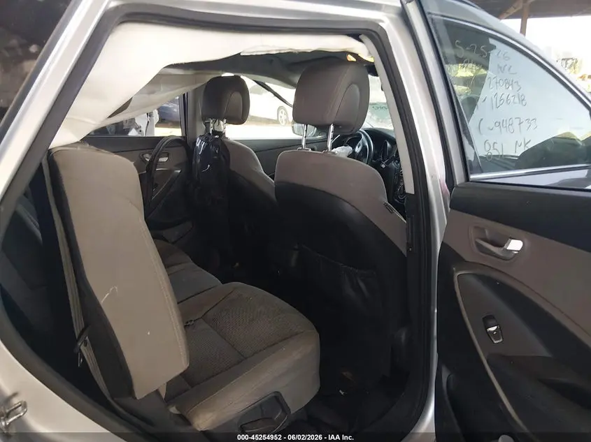 2018 HYUNDAI SANTA FE SE