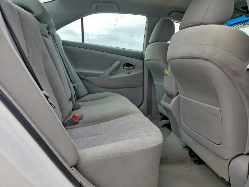 2011 TOYOTA CAMRY LE  