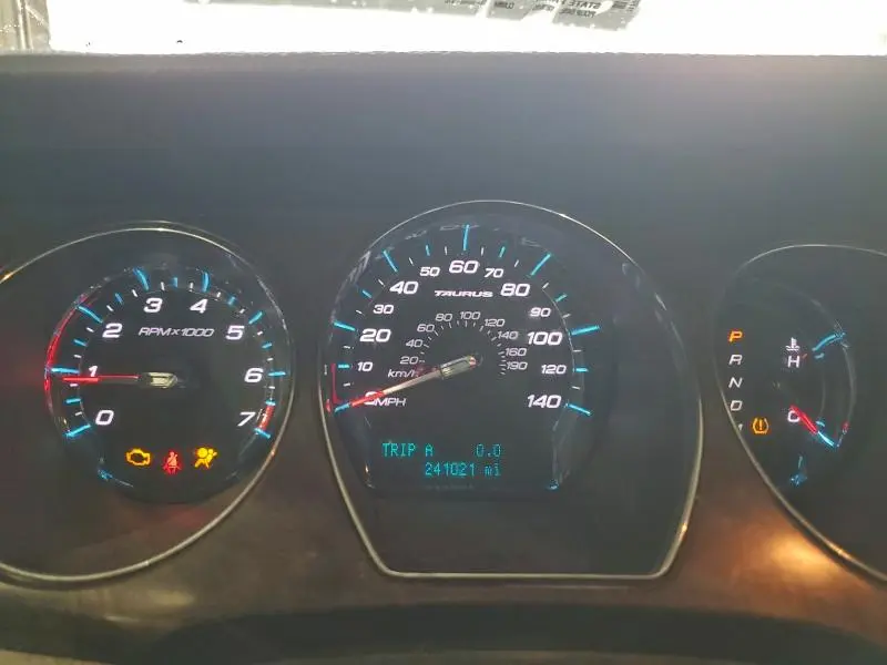 2011 FORD TAURUS LIMITED  