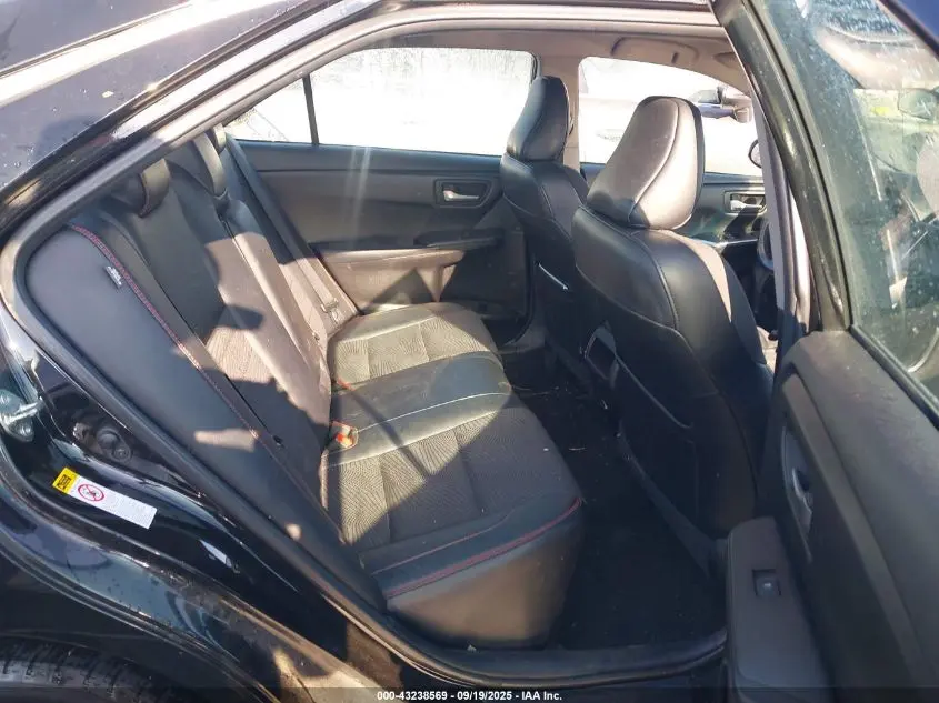 2016 TOYOTA CAMRY SE