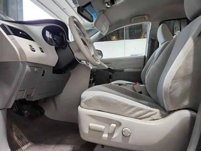 2011 TOYOTA SIENNA LE  