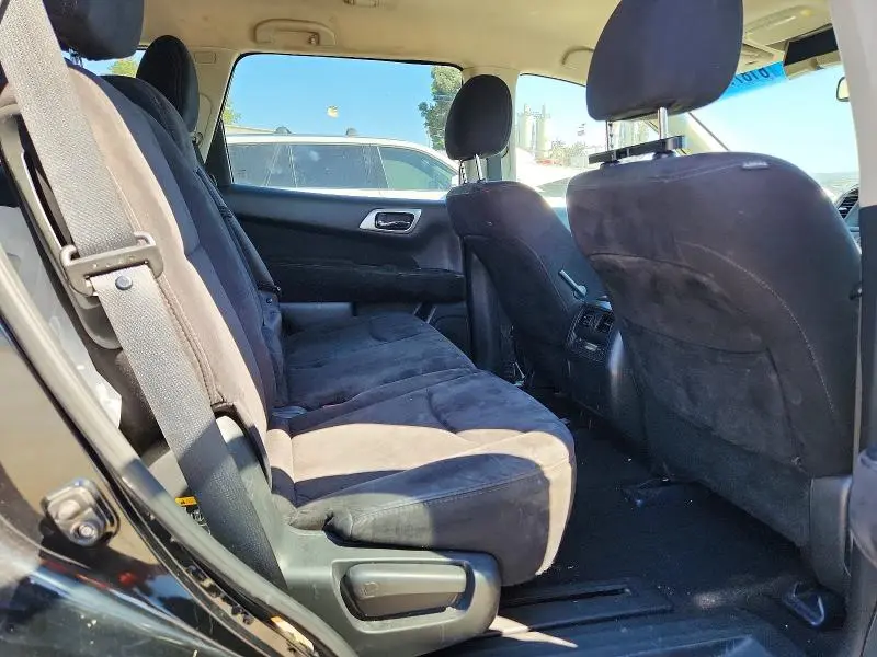 2015 NISSAN PATHFINDER SV  