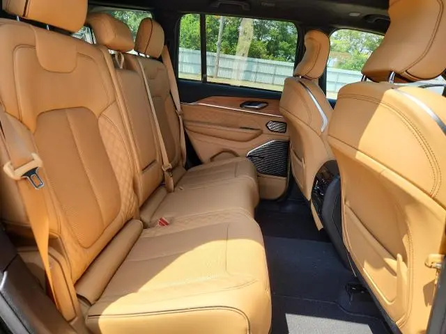 2023 JEEP GRAND CHEROKEE SUMMIT  