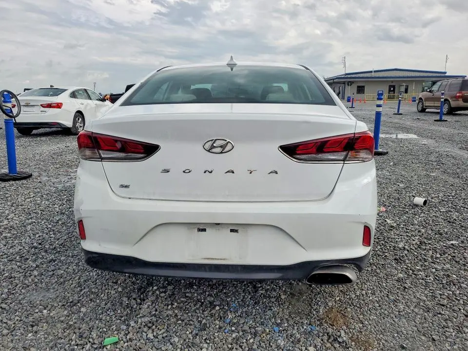 2018 HYUNDAI SONATA SE  