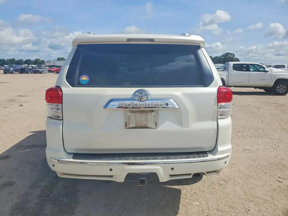 2011 TOYOTA 4RUNNER SR5  