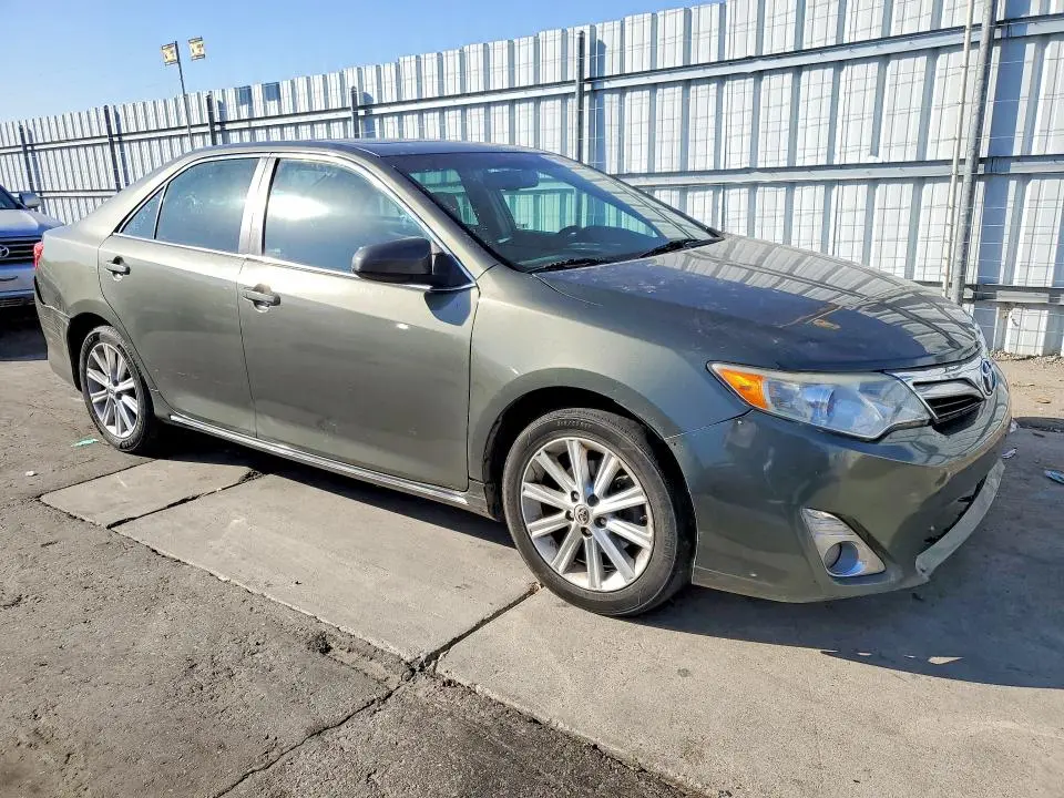 2012 TOYOTA CAMRY XLE  