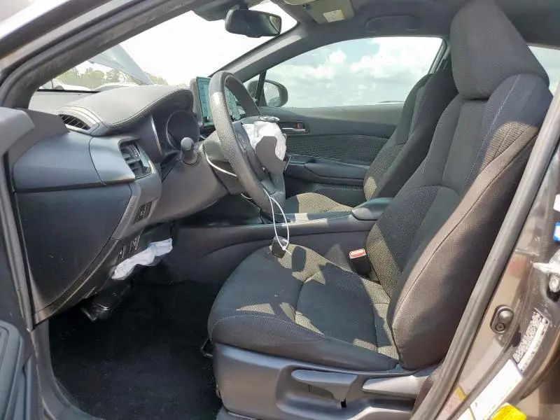 2019 TOYOTA C-HR XLE