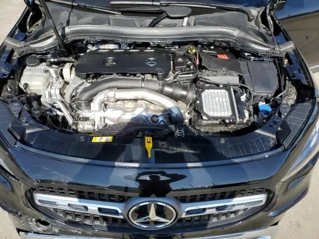 2025 MERCEDES-BENZ GLA 250  