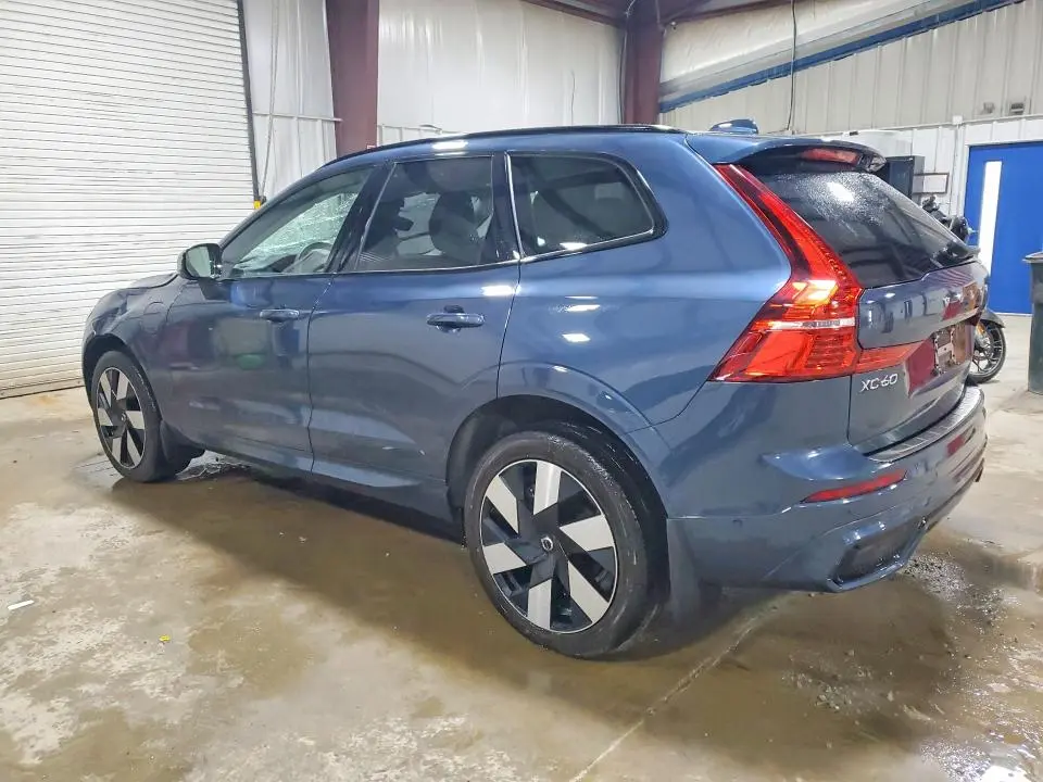 2025 VOLVO XC60 PLUS  