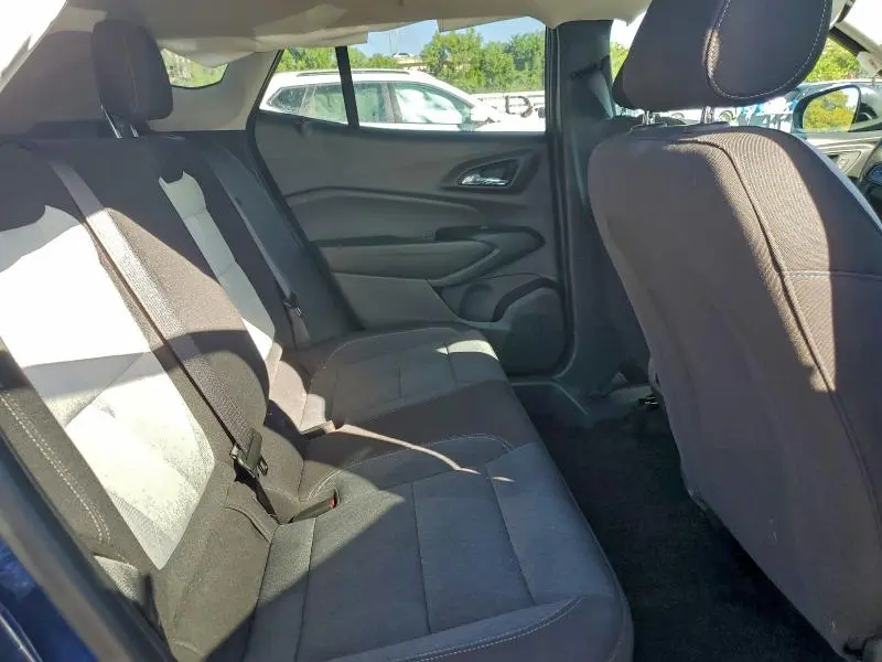 2024 CHEVROLET TRAX LS  