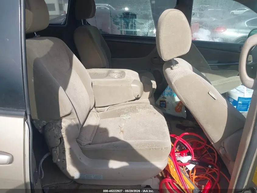 2010 TOYOTA SIENNA LE