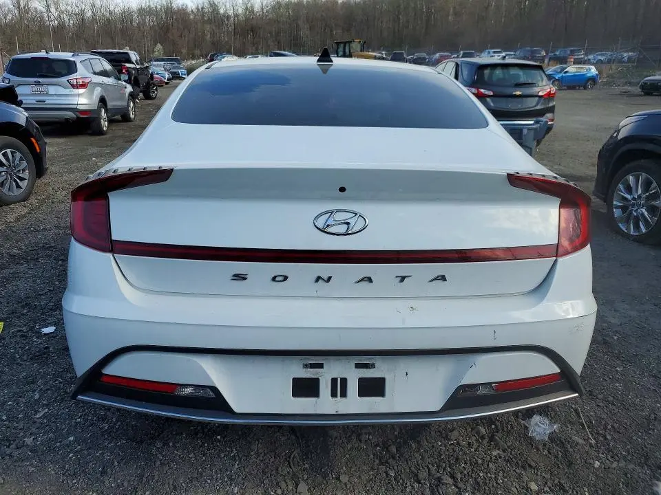 2021 HYUNDAI SONATA SE  