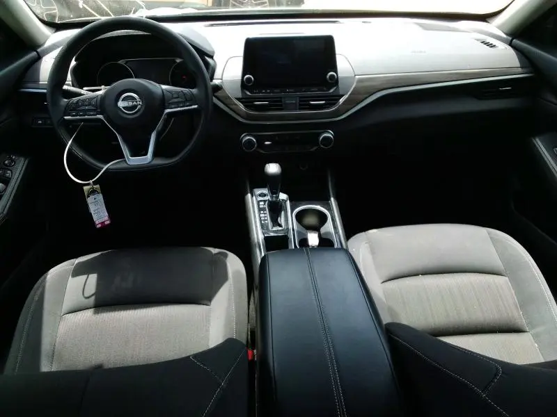 2024 NISSAN ALTIMA SV  