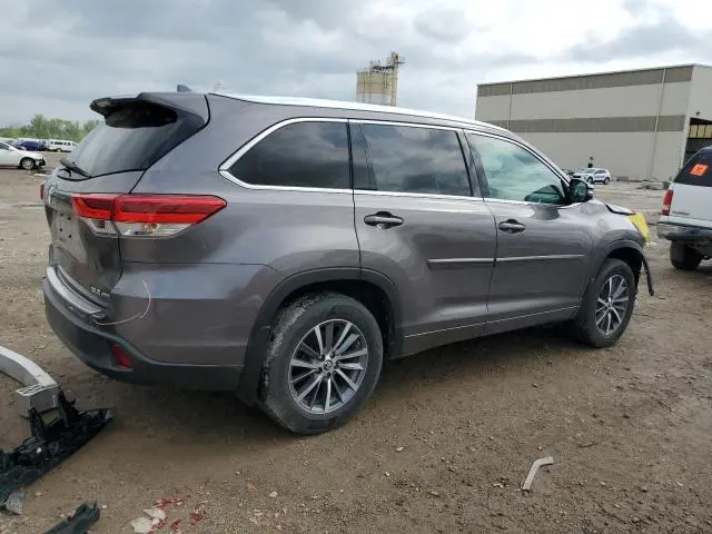 2018 TOYOTA HIGHLANDER SE  