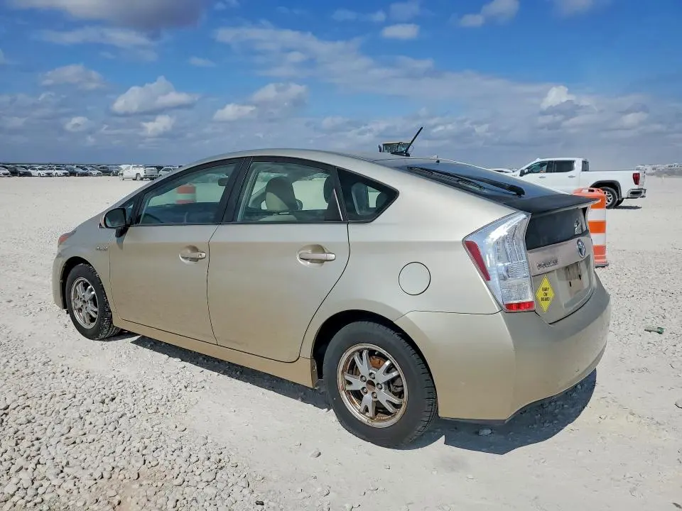 2010 TOYOTA PRIUS II  