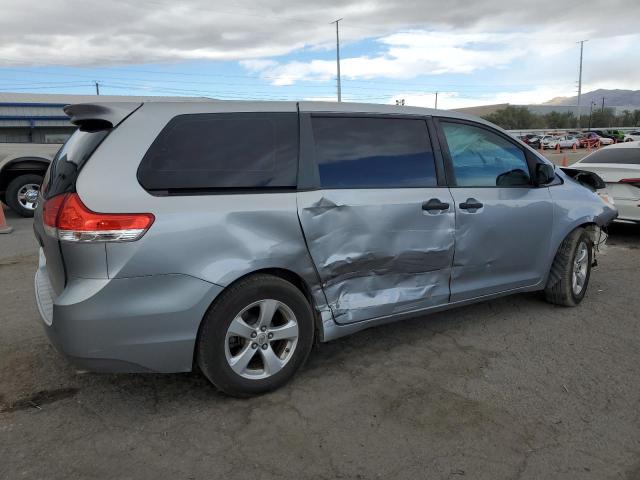 2011 TOYOTA SIENNA 