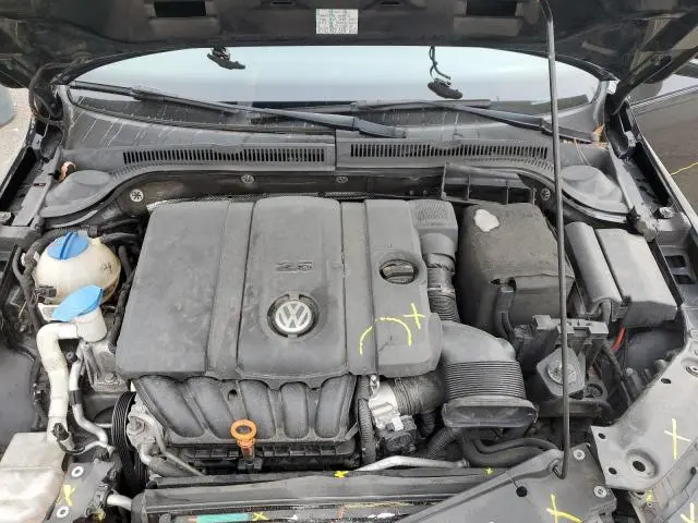 2013 VOLKSWAGEN JETTA SE  