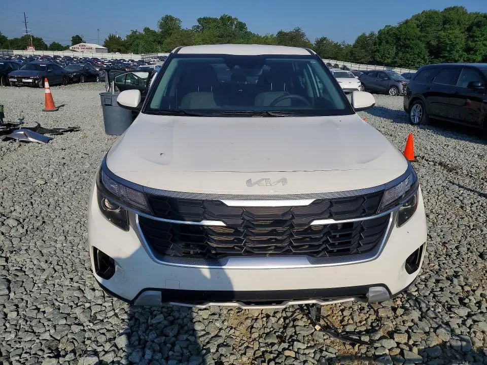 2024 KIA SELTOS LX  