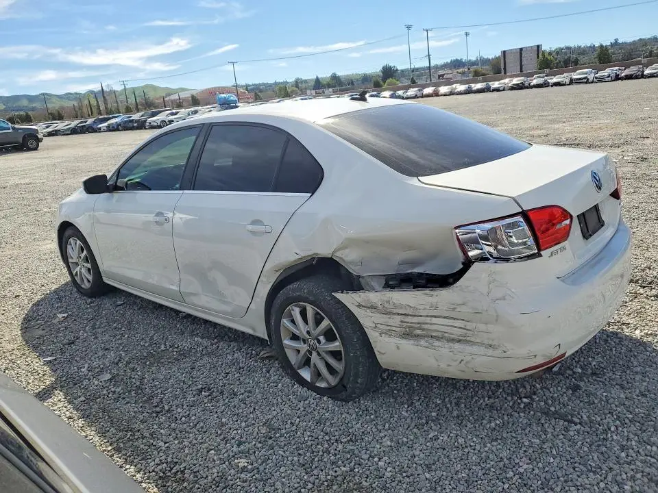 2013 VOLKSWAGEN JETTA SE  