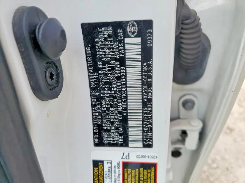 2016 TOYOTA CAMRY SE  