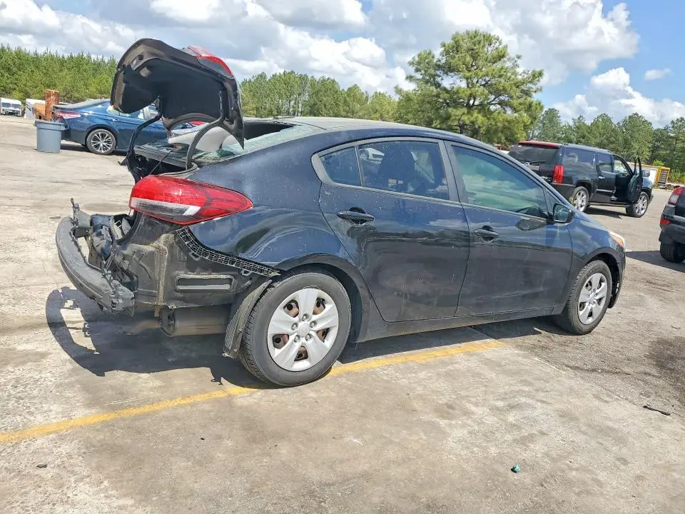 2017 KIA FORTE LX  