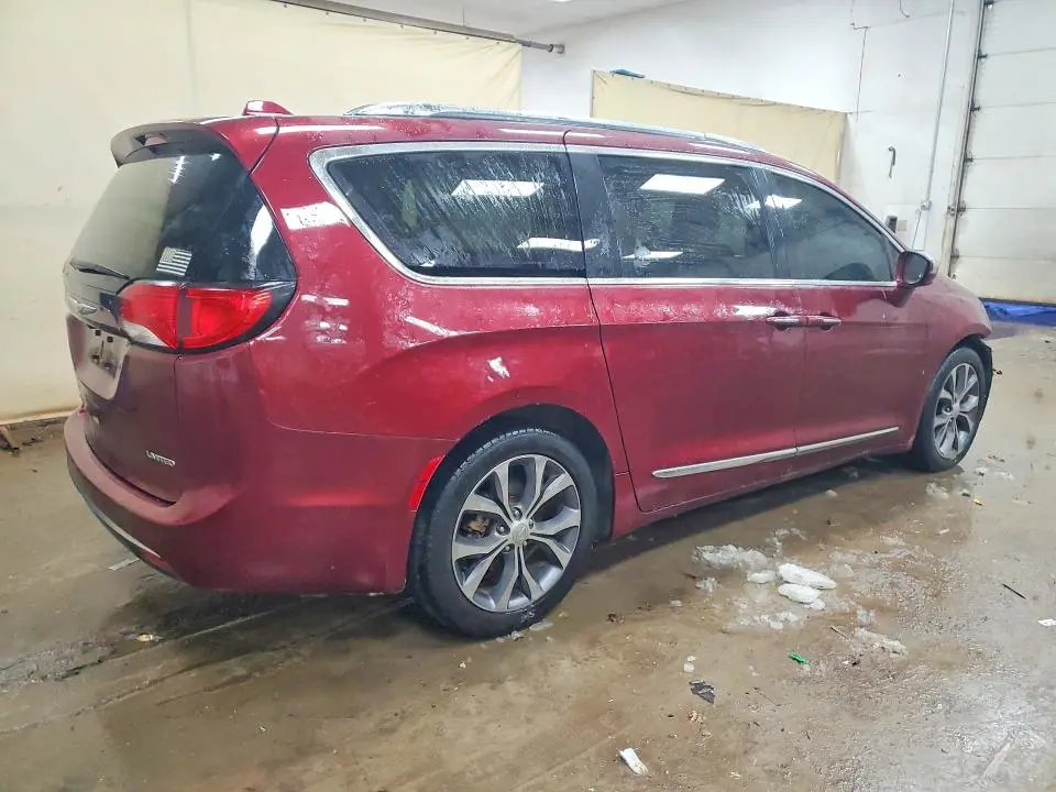 2017 CHRYSLER PACIFICA LIMITED  