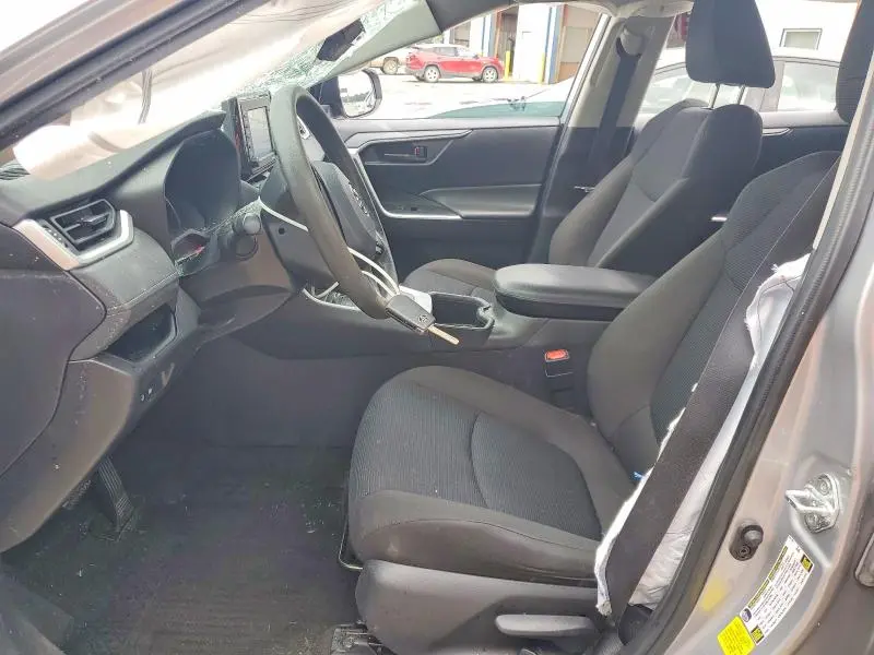 2022 TOYOTA RAV4 LE  