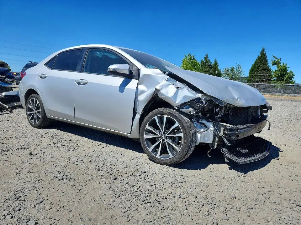2017 TOYOTA COROLLA SE  