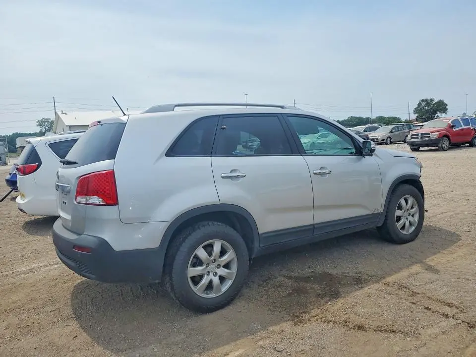 2011 KIA SORENTO LX  
