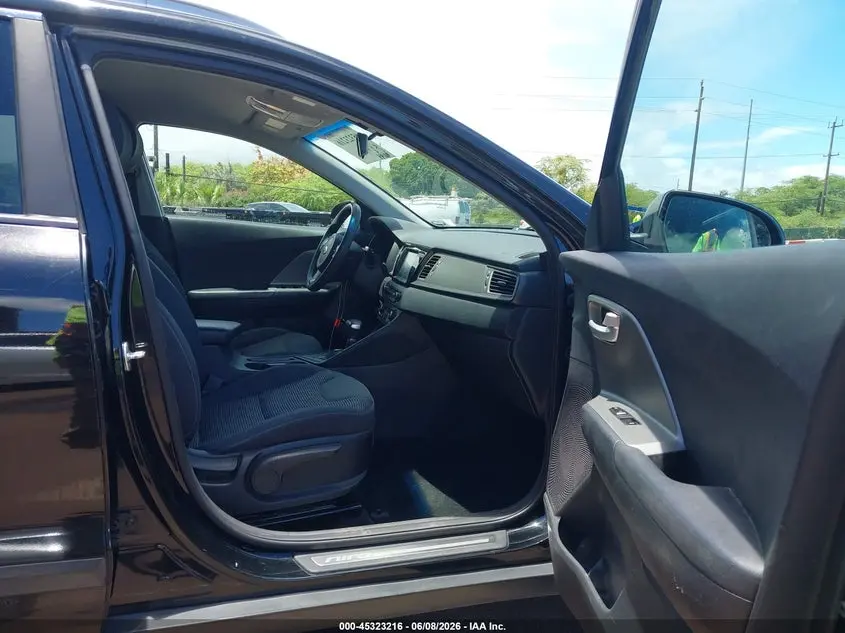 2018 KIA NIRO LX