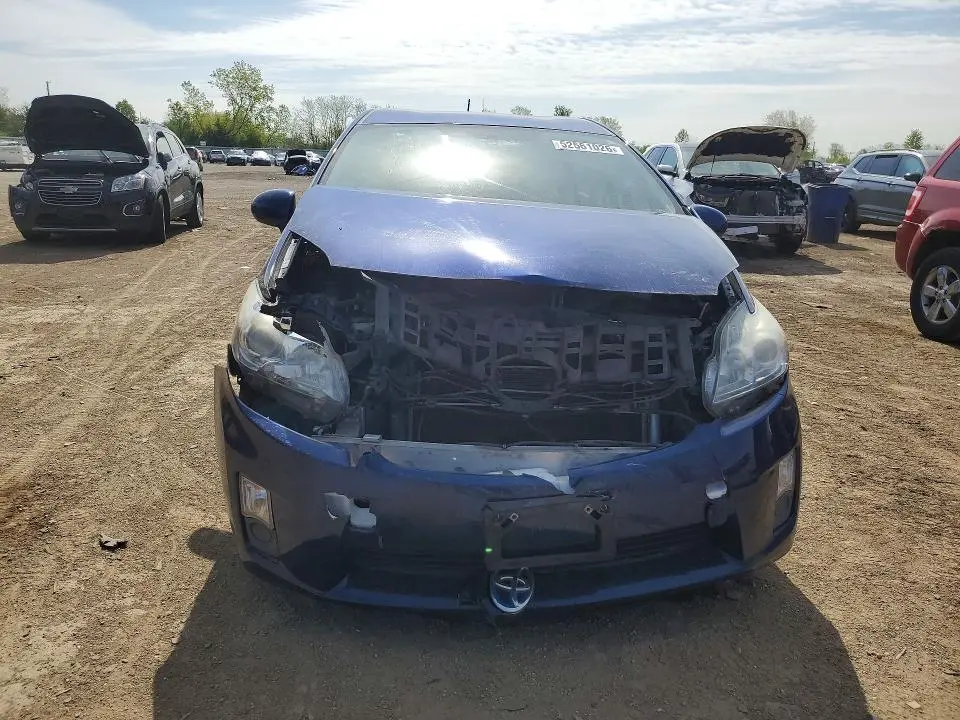 2011 TOYOTA PRIUS THREE  