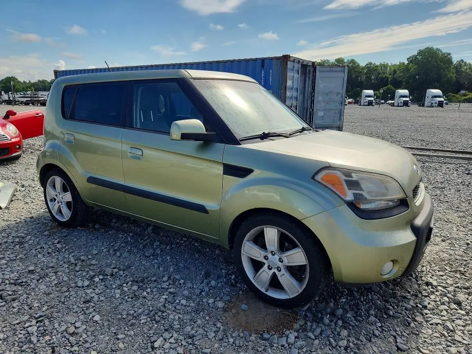 2010 KIA SOUL +  