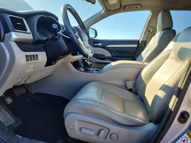 2015 TOYOTA HIGHLANDER XLE  