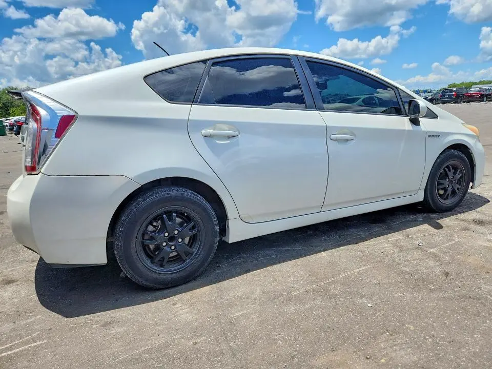 2013 TOYOTA PRIUS TWO  