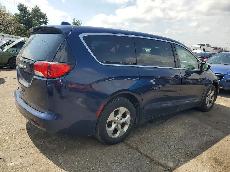 2017 CHRYSLER PACIFICA LX  
