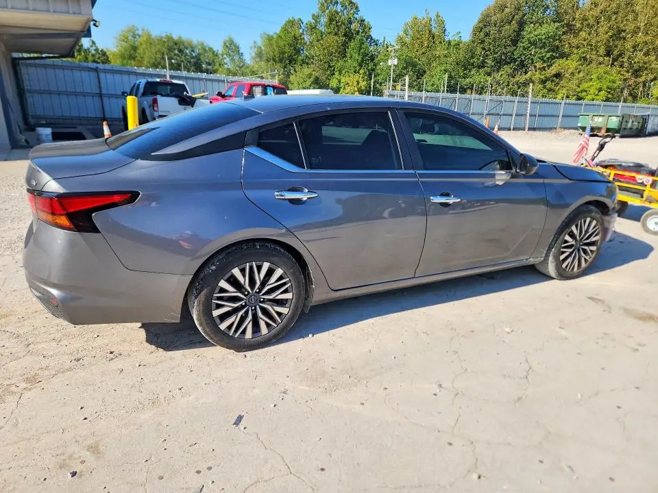 2024 NISSAN ALTIMA SV  