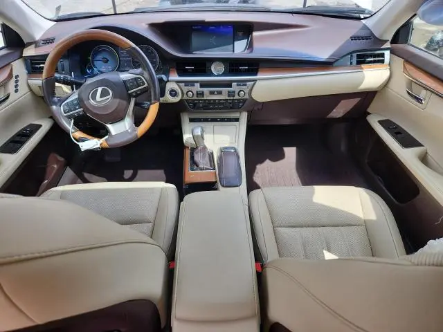 2018 LEXUS ES 300H  