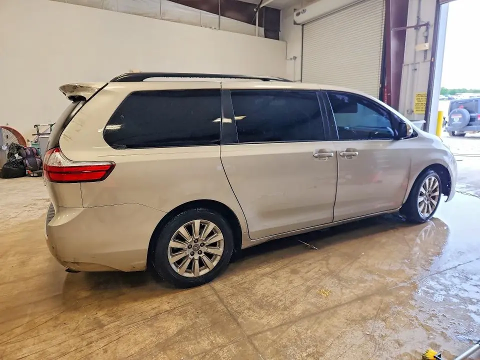 2015 TOYOTA SIENNA LIMITED 7-PASSENGER  