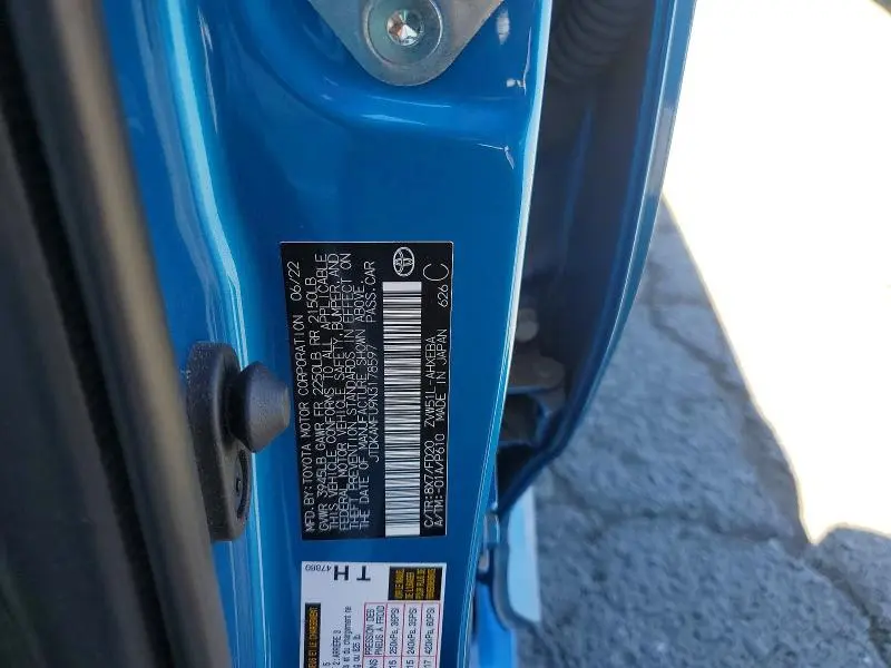 2022 TOYOTA PRIUS LE  