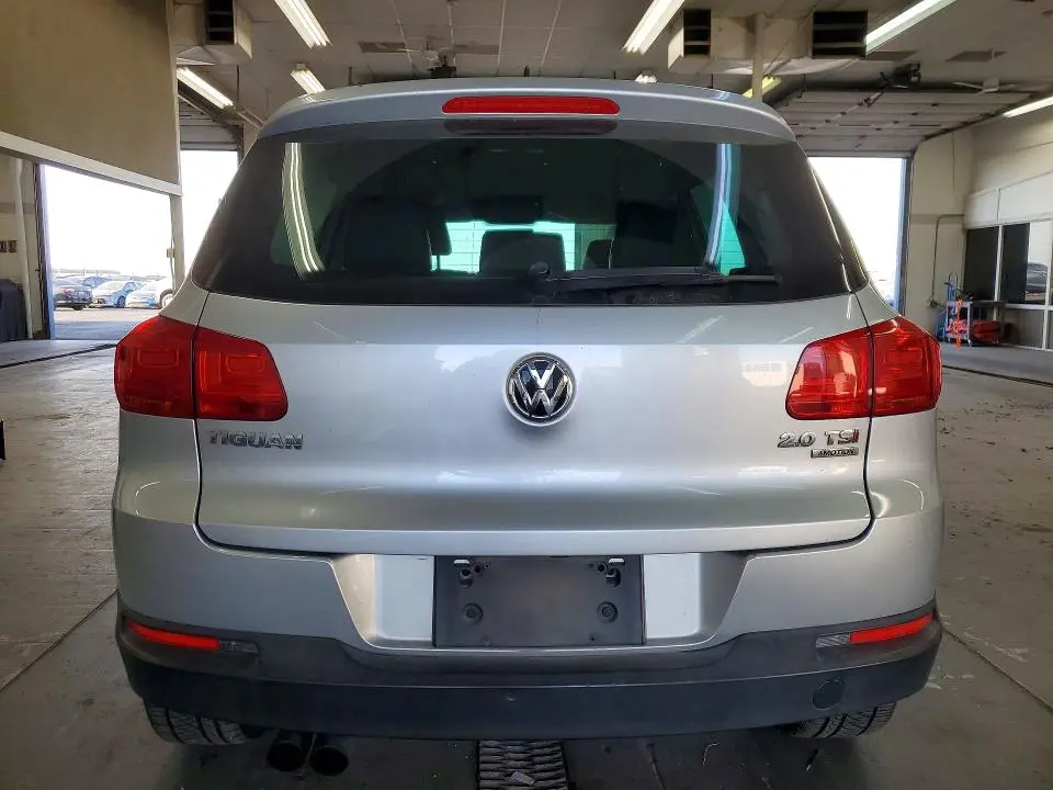 2015 VOLKSWAGEN TIGUAN S  