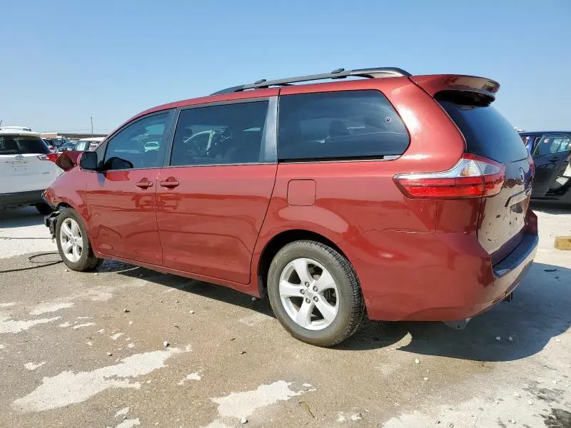2017 TOYOTA SIENNA LE  