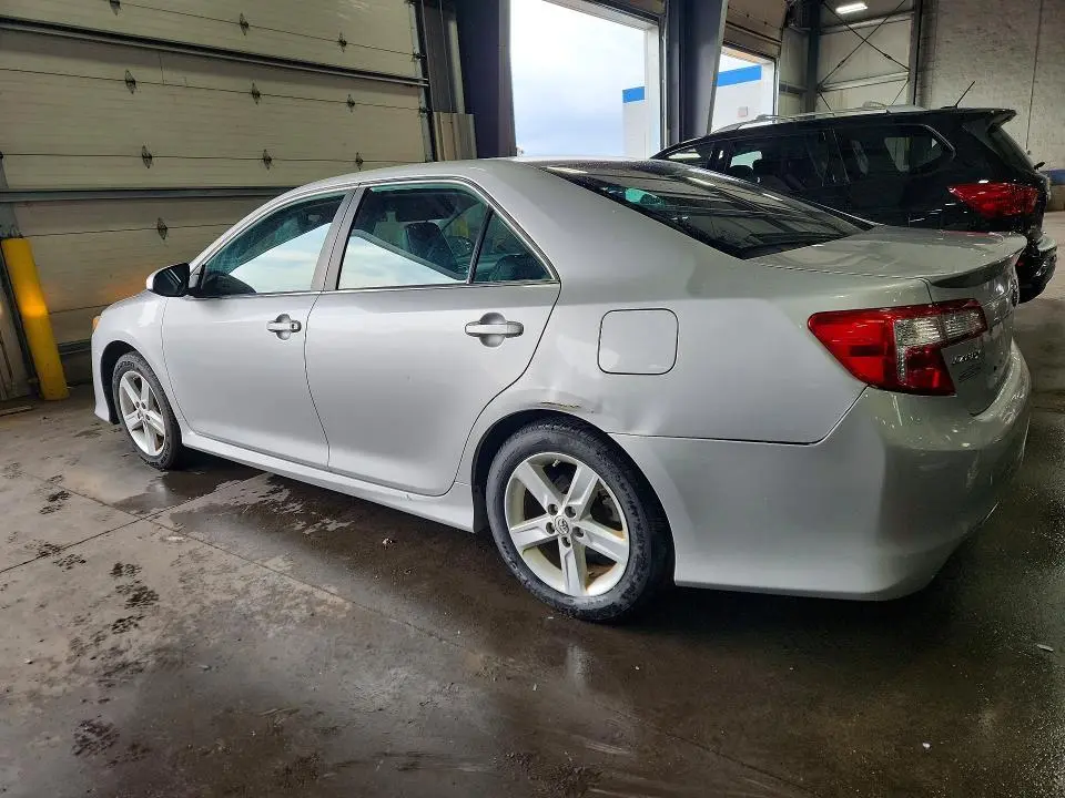 2013 TOYOTA CAMRY SE  