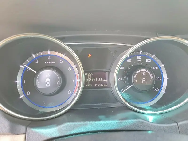 2011 HYUNDAI SONATA GLS  