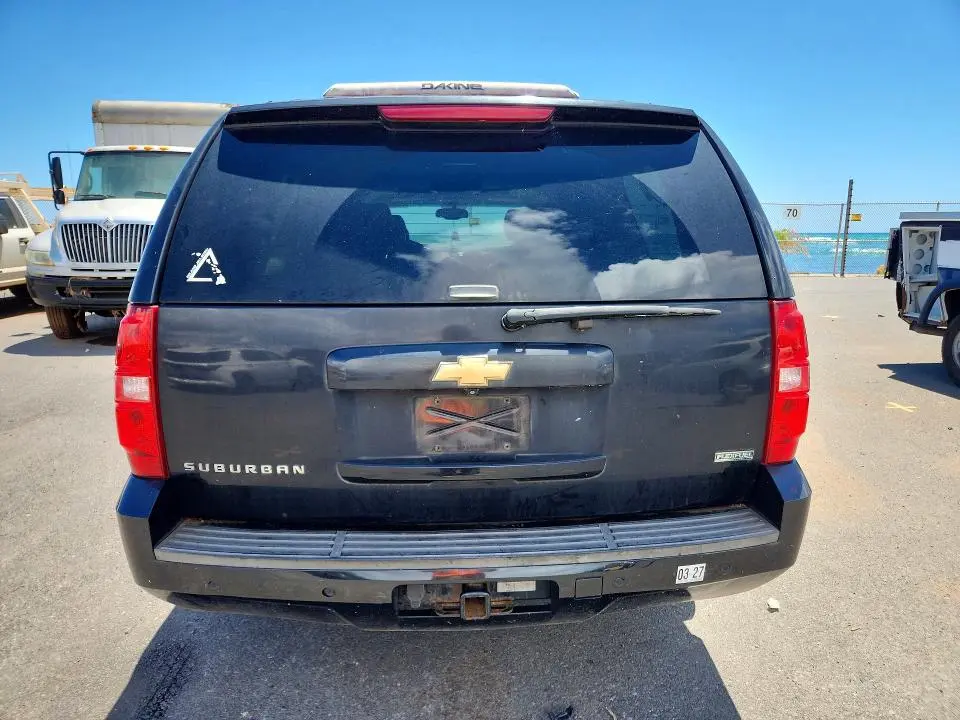 2011 CHEVROLET SUBURBAN K1500 LT  